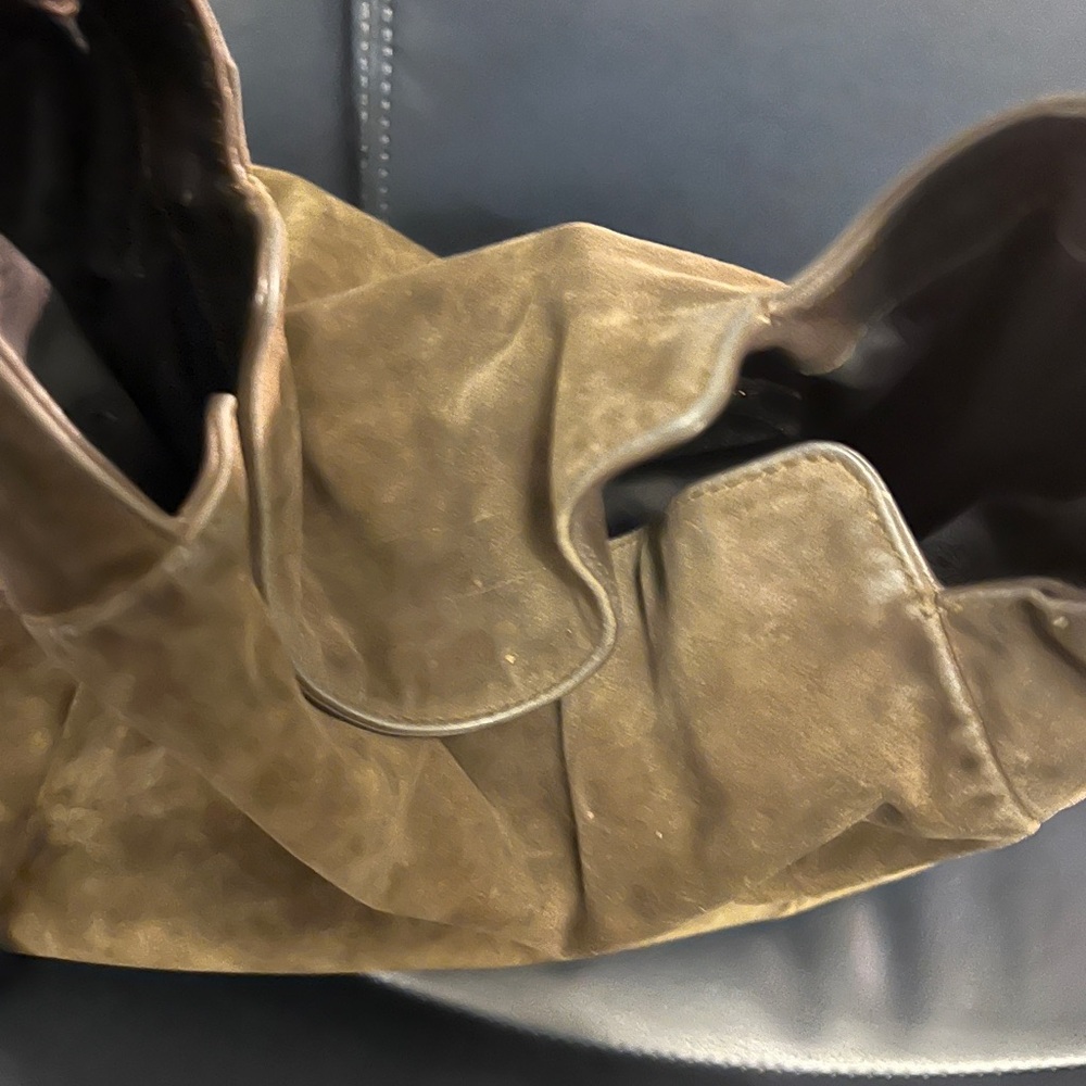 Gucci Suede Shoulder bag in Brown - Picture 10 of 13